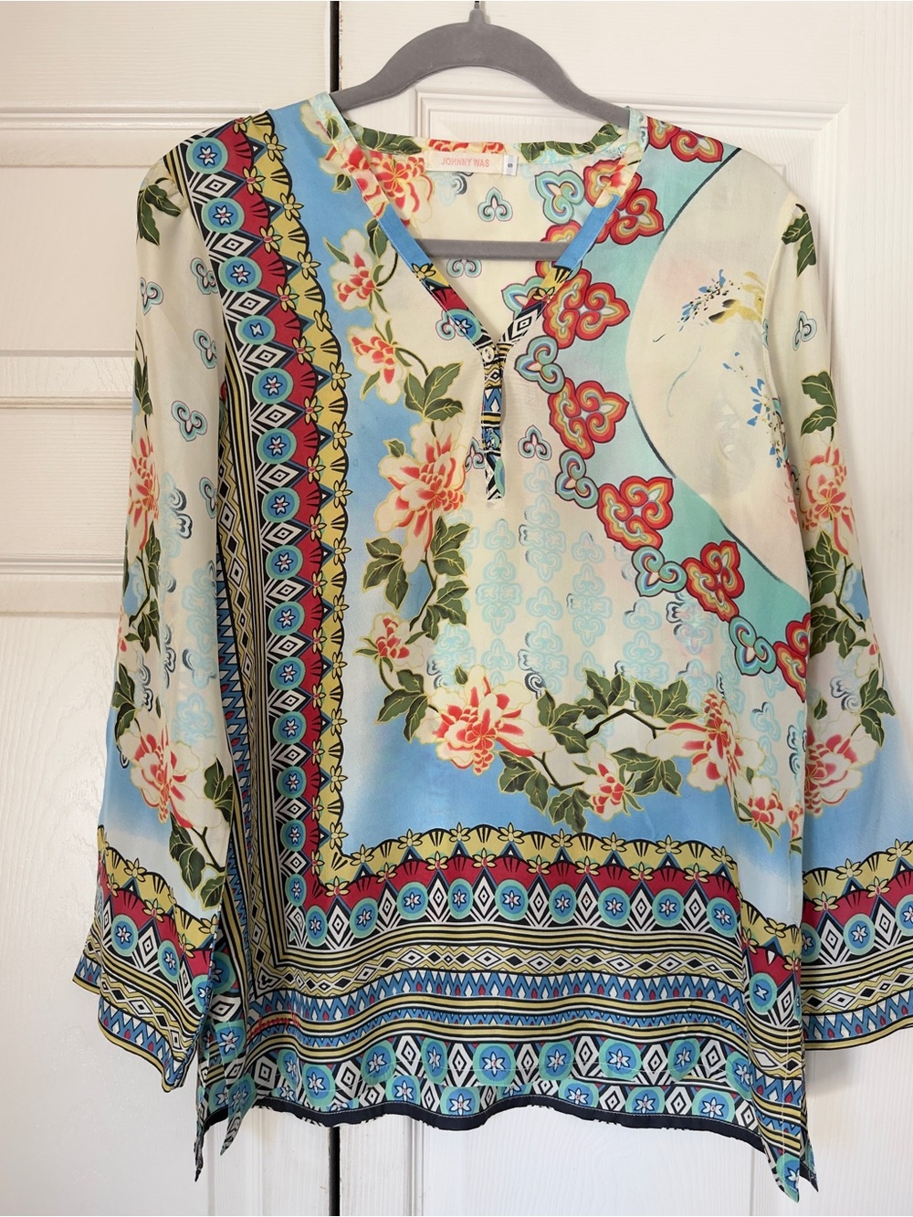 Gorgeous Johnny Was Light Blue Floral V-Neck Tunic with Multicolor Border